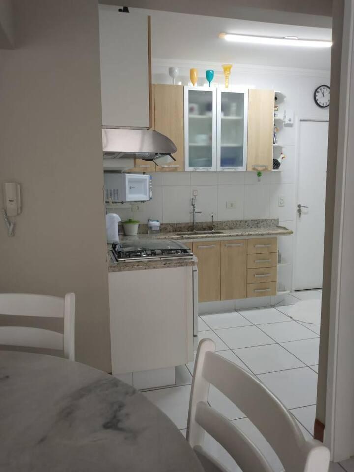 과루자 Apartamento completo na calçada da praia 아파트 외부 사진