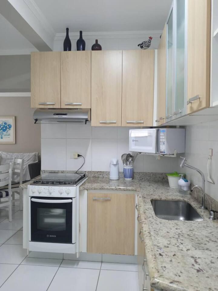 과루자 Apartamento completo na calçada da praia 아파트 외부 사진